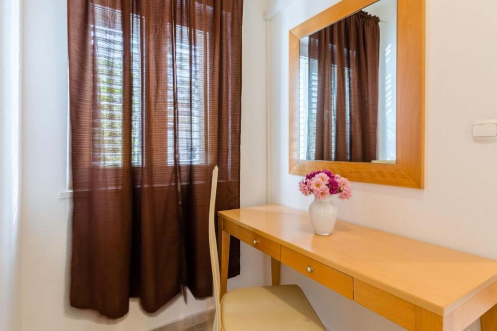 Apartments With A Parking Space Supetar, Brac - 16294 Ruang foto