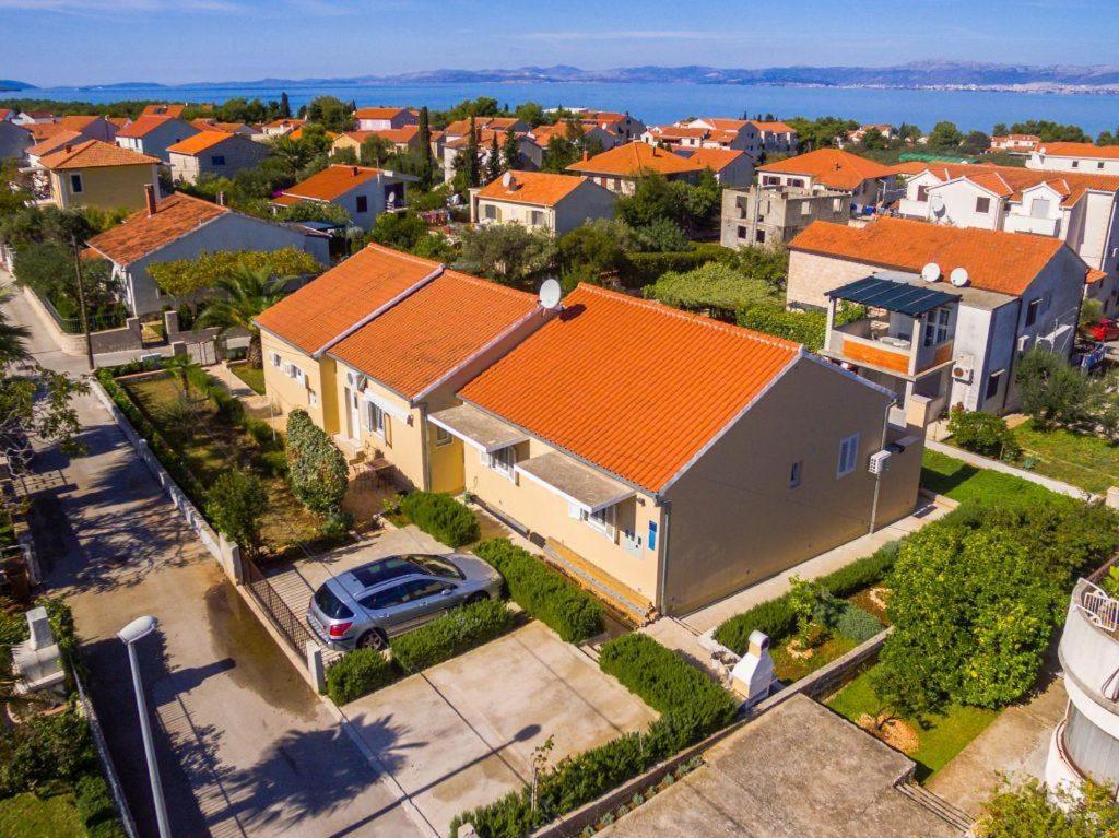 Apartments With A Parking Space Supetar, Brac - 16294 Bagian luar foto